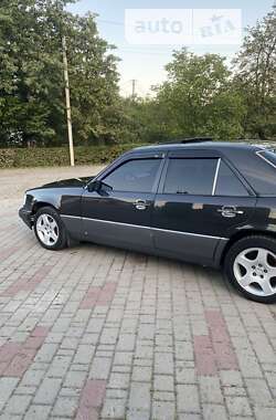 Седан Mercedes-Benz E-Class 1995 в Івано-Франківську