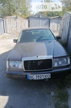 Седан Mercedes-Benz E-Class 1992 в Львові