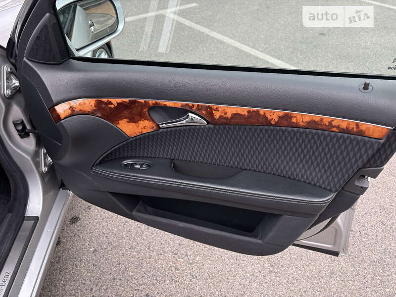 Седан Mercedes-Benz E-Class 2003 в Черкасах