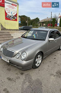Седан Mercedes-Benz E-Class 2000 в Радехове