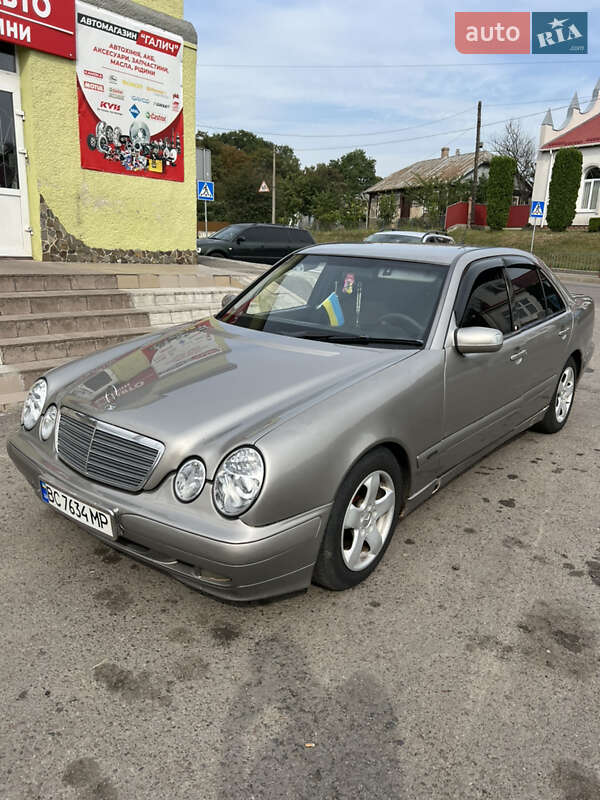 Седан Mercedes-Benz E-Class 2000 в Радехові
