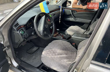 Седан Mercedes-Benz E-Class 2000 в Радехове