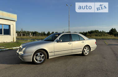 Седан Mercedes-Benz E-Class 2002 в Ровно