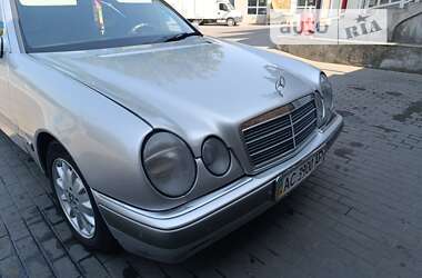 Седан Mercedes-Benz E-Class 1996 в Чернівцях