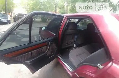 Mercedes-Benz E-Class 1992