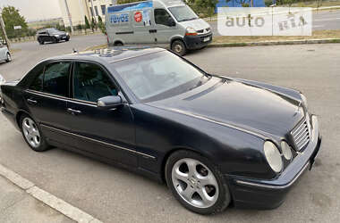 Седан Mercedes-Benz E-Class 1999 в Черновцах