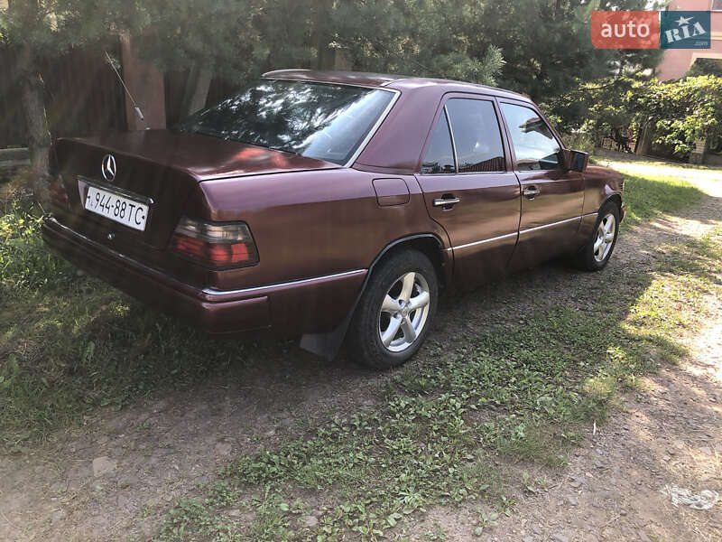 Седан Mercedes-Benz E-Class 1995 в Старом Самборе