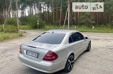 Седан Mercedes-Benz E-Class 2004 в Остроге