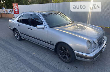 Седан Mercedes-Benz E-Class 1996 в Коломые