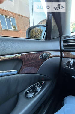Универсал Mercedes-Benz E-Class 2005 в 