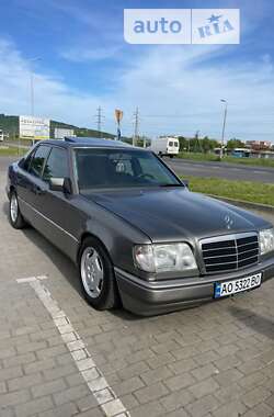 Седан Mercedes-Benz E-Class 1993 в Мукачево