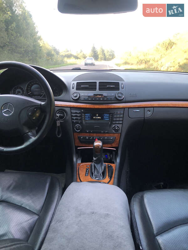 Седан Mercedes-Benz E-Class 2006 в Самборе