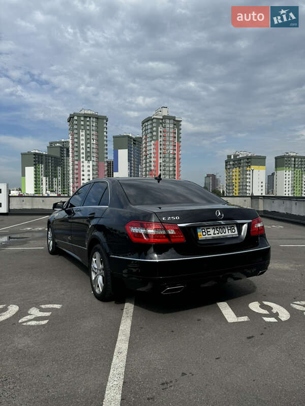 Седан Mercedes-Benz E-Class 2012 в Києві