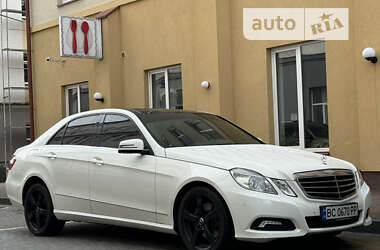 Седан Mercedes-Benz E-Class 2010 в Львові