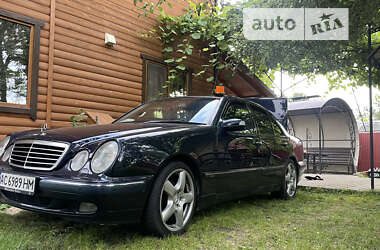 Седан Mercedes-Benz E-Class 2001 в Луцьку