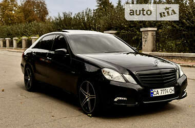 Седан Mercedes-Benz E-Class 2012 в Умани