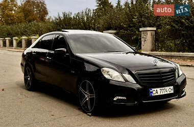 Седан Mercedes-Benz E-Class 2012 в Умані