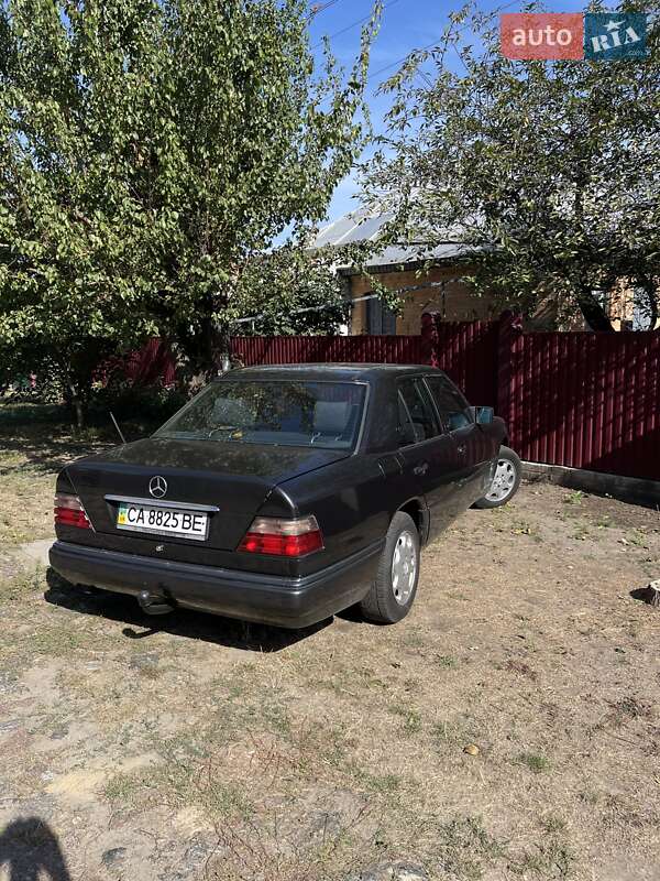 Седан Mercedes-Benz E-Class 1994 в Черкассах фото 4 Седан Mercedes-Benz E-Class 1994 в Черкассах