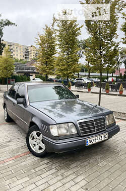 Седан Mercedes-Benz E-Class 1995 в Ужгороді