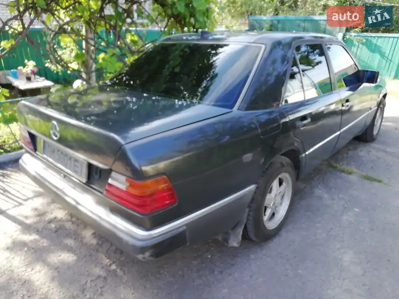 Седан Mercedes-Benz E-Class 1991 в 