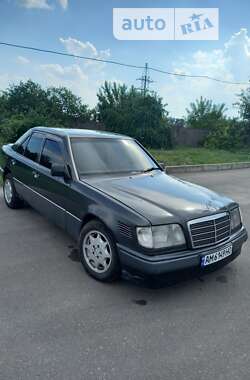 Седан Mercedes-Benz E-Class 1990 в Лугинах