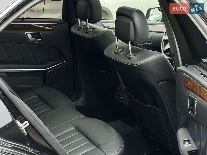 Седан Mercedes-Benz E-Class 2013 в Львові