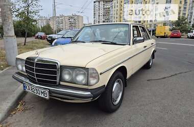 Седан Mercedes-Benz E-Class 1981 в Києві