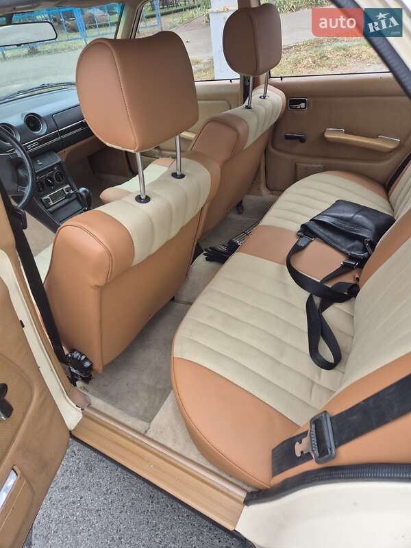 Седан Mercedes-Benz E-Class 1981 в Киеве