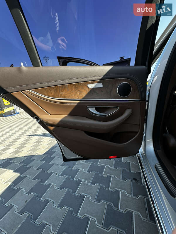 Седан Mercedes-Benz E-Class 2017 в Харькове фото 10 Седан Mercedes-Benz E-Class 2017 в Харькове