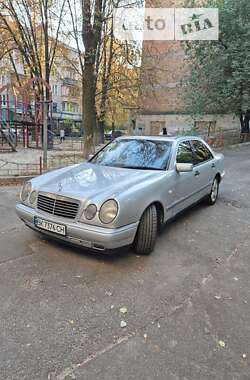 Седан Mercedes-Benz E-Class 1997 в Киеве