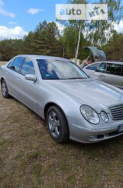 Седан Mercedes-Benz E-Class 2003 в Вараші