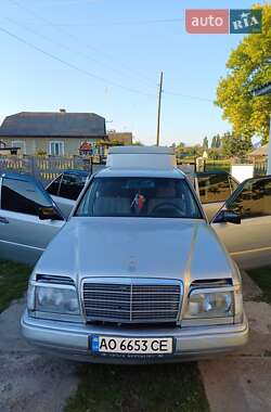 Седан Mercedes-Benz E-Class 1992 в Черновцах