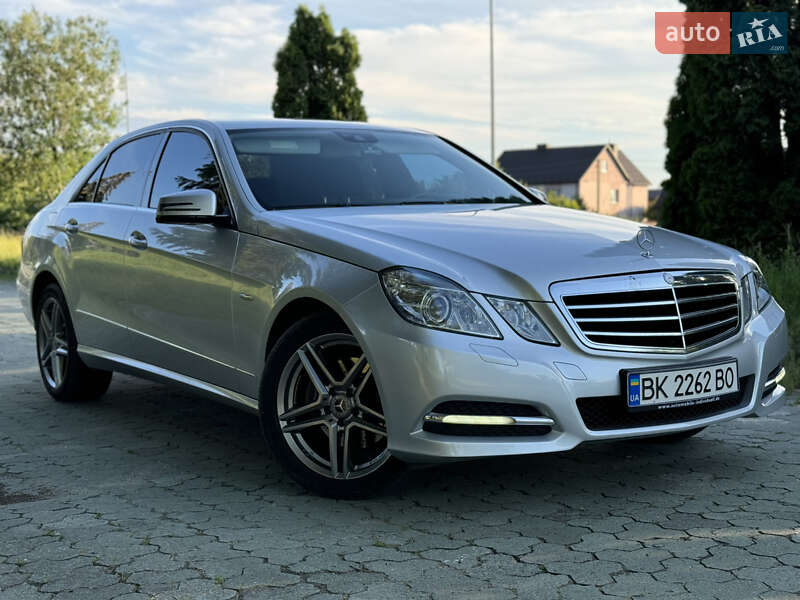 Седан Mercedes-Benz E-Class 2011 в Запорожье