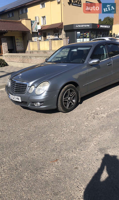 Седан Mercedes-Benz E-Class 2005 в Сокале