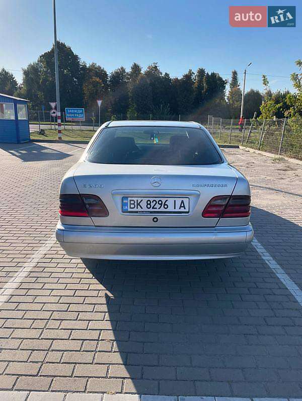 Седан Mercedes-Benz E-Class 2000 в Дубно