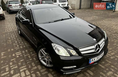 Купе Mercedes-Benz E-Class 2012 в 