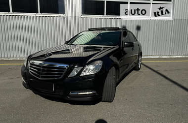 Седан Mercedes-Benz E-Class 2010 в Киеве