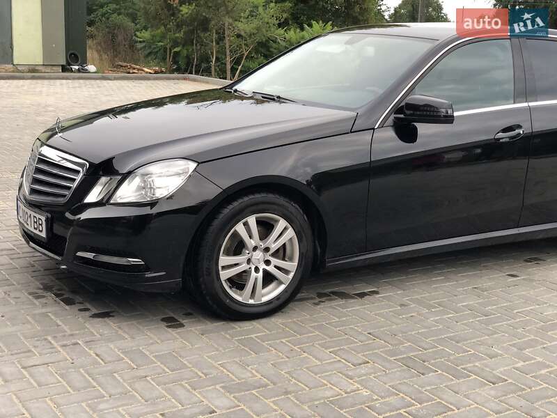 Седан Mercedes-Benz E-Class 2012 в Старій Вижівці
