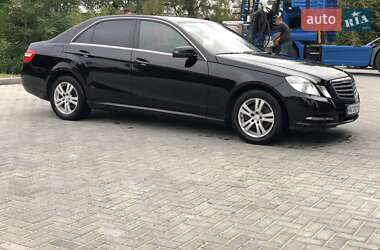 Седан Mercedes-Benz E-Class 2012 в Старій Вижівці