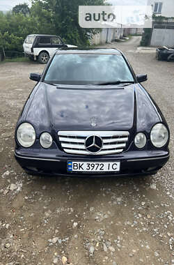 Седан Mercedes-Benz E-Class 2000 в Чернівцях