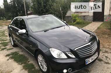 Седан Mercedes-Benz E-Class 2011 в Умані