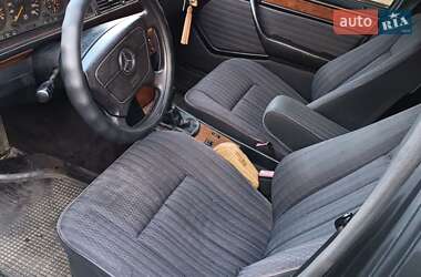 Седан Mercedes-Benz E-Class 1991 в 