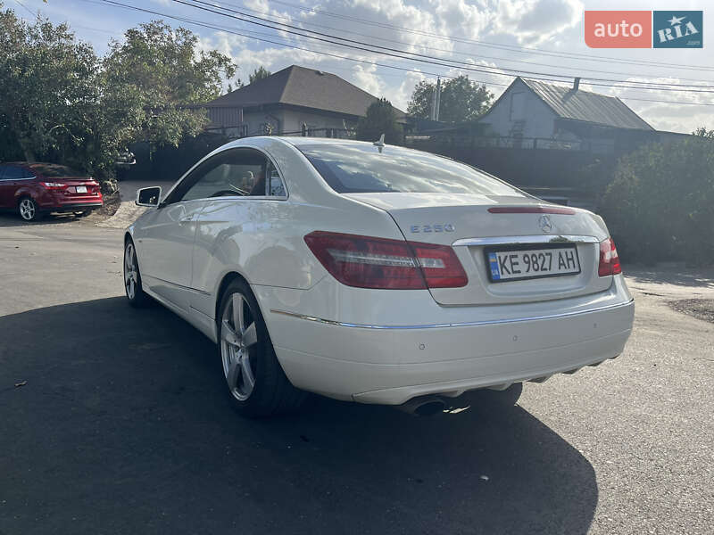 Купе Mercedes-Benz E-Class 2011 в Дніпрі
