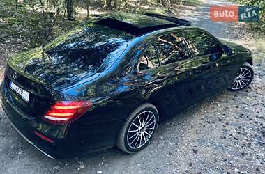 Седан Mercedes-Benz E-Class 2017 в Києві