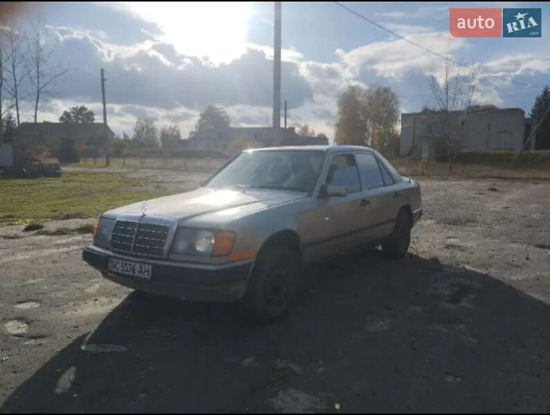 Седан Mercedes-Benz E-Class 1987 в Маневичах фото 3 Седан Mercedes-Benz E-Class 1987 в Маневичах