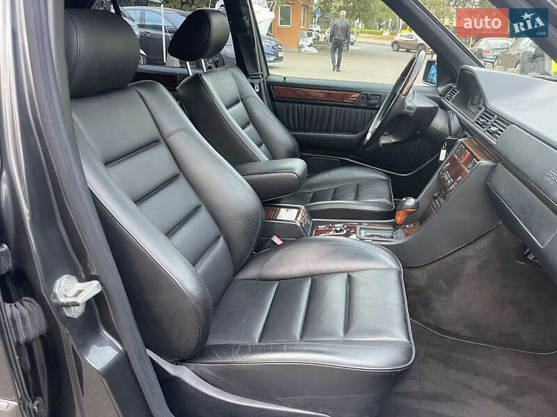Седан Mercedes-Benz E-Class 1994 в Киеве