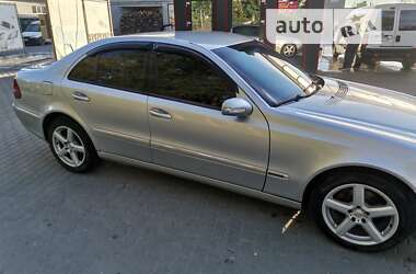 Седан Mercedes-Benz E-Class 2002 в 