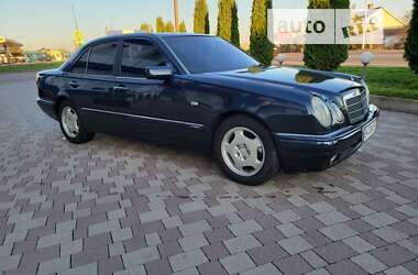 Седан Mercedes-Benz E-Class 1996 в Сарнах