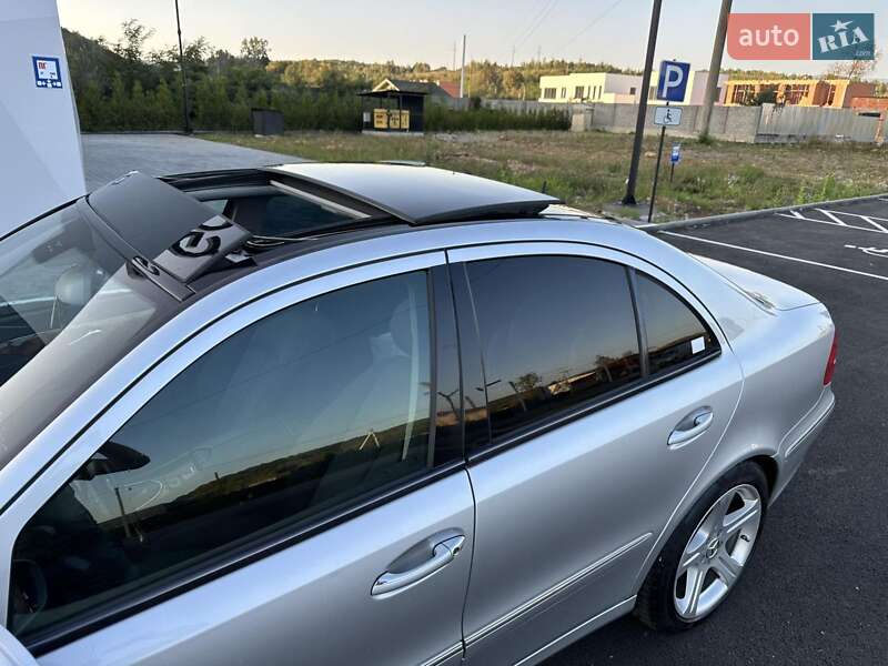 Седан Mercedes-Benz E-Class 2004 в Виноградове