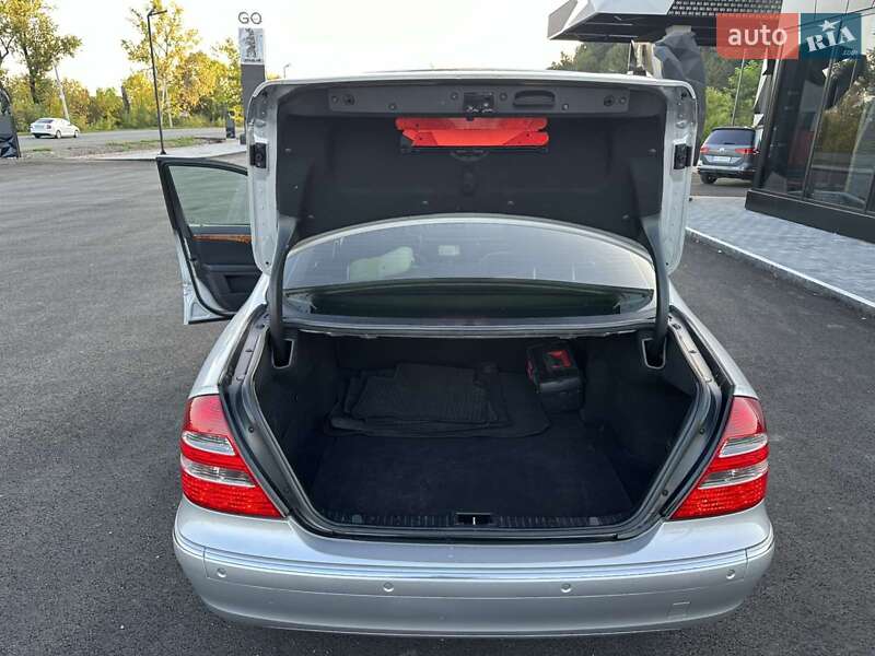 Седан Mercedes-Benz E-Class 2004 в Виноградове